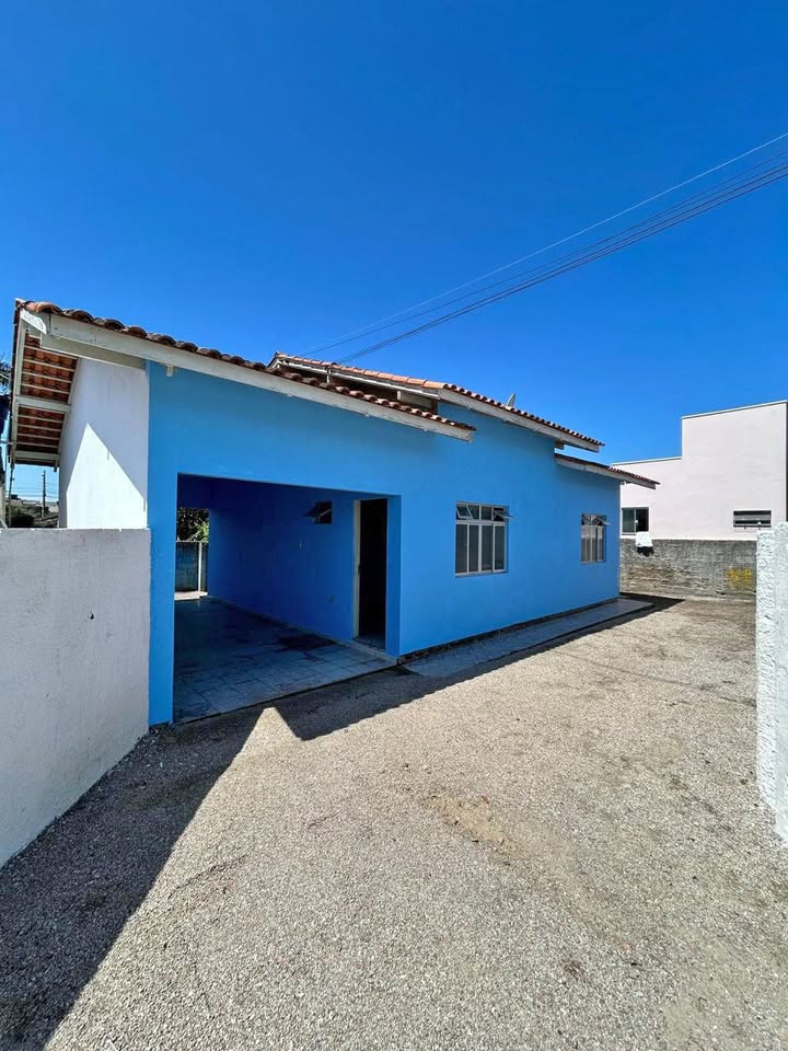Casa para Aluguel Anual com 2 Quartos no Bairro Praça – Tijucas/SC