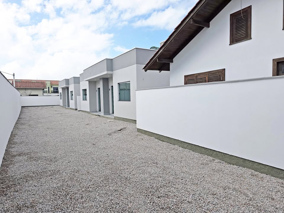 Foto 1 de Casa Nova para Aluguel Anual com 2 Quartos no Bairro Joáia – Tijucas/SC